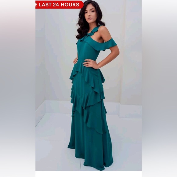 Beautiful ruffle emerald BCBG gown - Picture 2 of 8